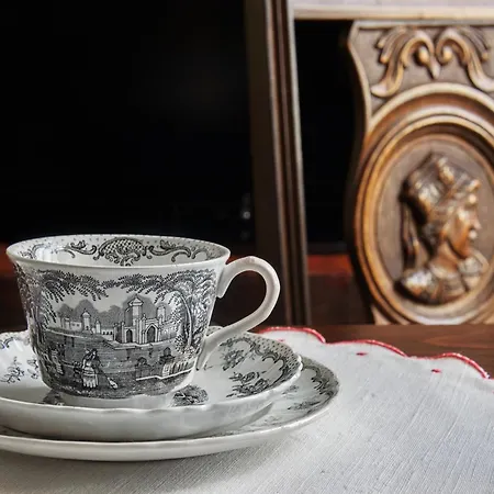 Oda ve Kahvaltı Palace 4*