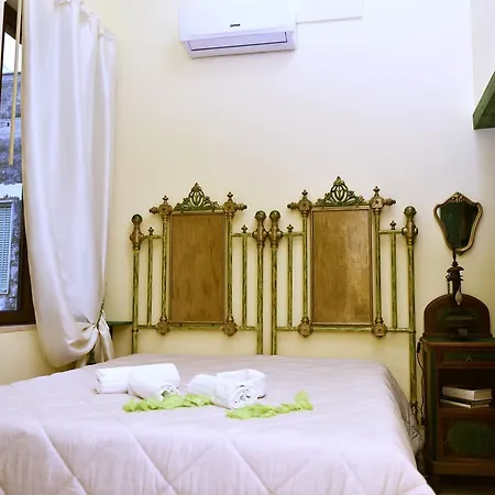 Oda ve Kahvaltı Palace Trani